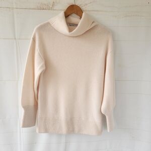 The Fold Cashmear Women's Sweater